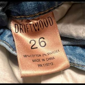 Driftwood Jeans, Candace size 26. Light wash, rough cuff